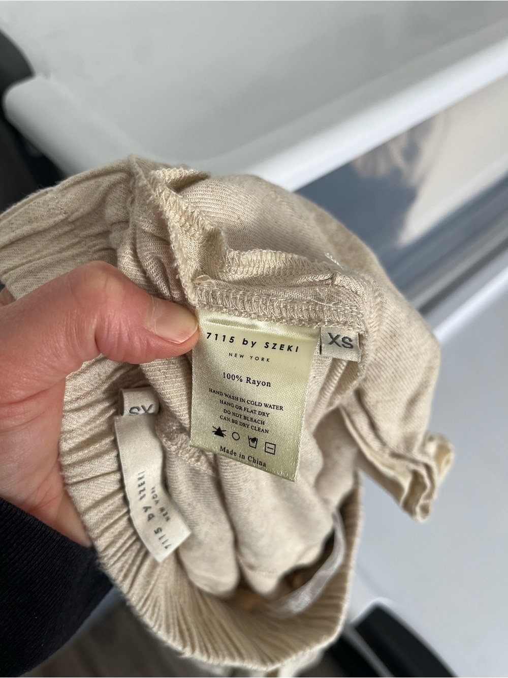 7115 by Szeki Relaxed Linen-Blend Cropped Pants in Light Beige - Picture 5 of 5
